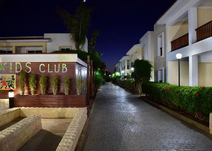 Semesteranläggning (resort) Aktea Village 4*