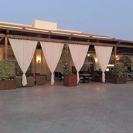 أكتيا بيتش فيليدج منتجع 4*