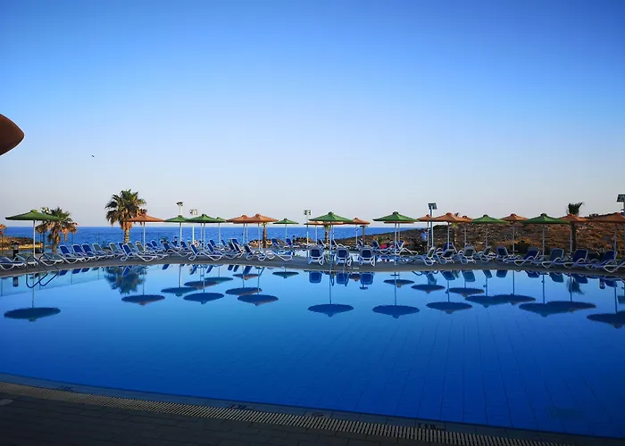 Курортный комплекс Aktea Village Айя-Напа